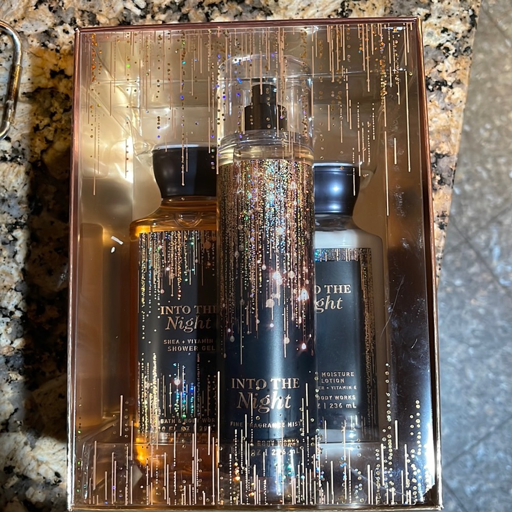 Brand new Bath and body gift set